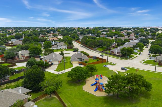 905 Valleybrook Drive, Lewisville, TX 75067