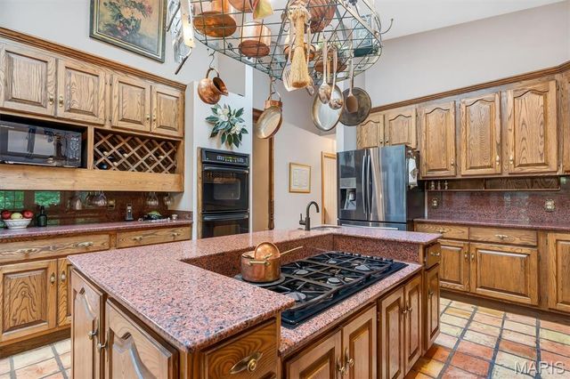 18525 Sassafras Place Drive, Wildwood, MO 63038