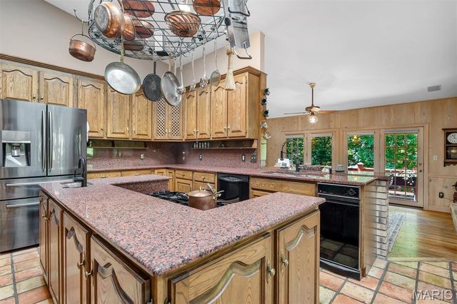 18525 Sassafras Place Drive, Wildwood, MO 63038