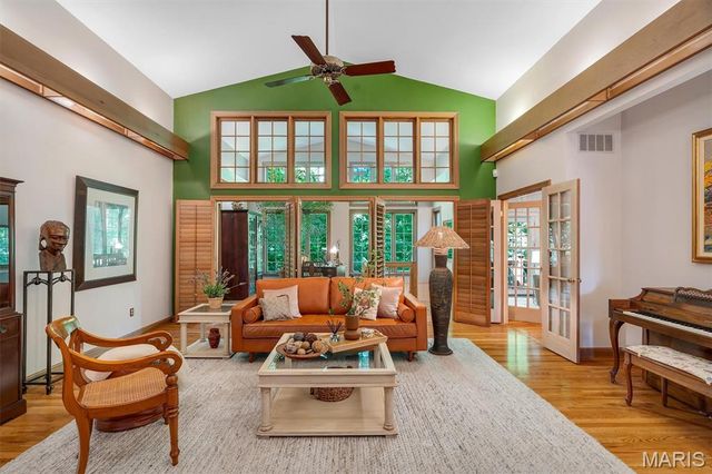 18525 Sassafras Place Drive, Wildwood, MO 63038