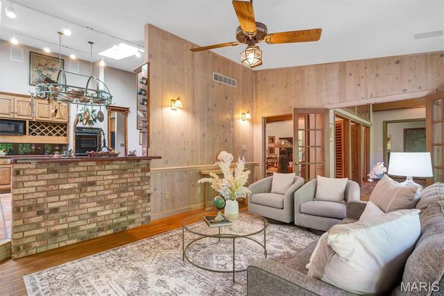 18525 Sassafras Place Drive, Wildwood, MO 63038