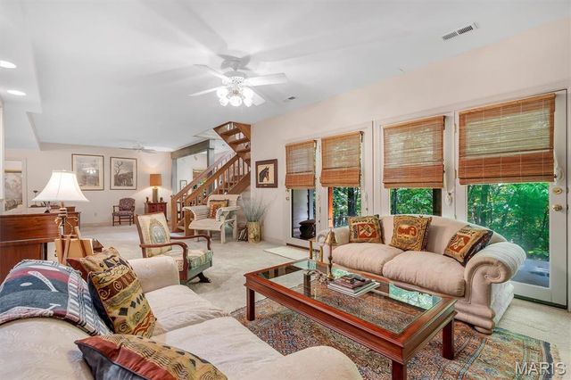 18525 Sassafras Place Drive, Wildwood, MO 63038