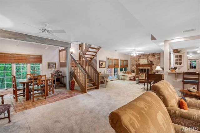 18525 Sassafras Place Drive, Wildwood, MO 63038