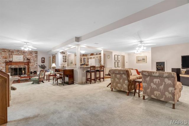 18525 Sassafras Place Drive, Wildwood, MO 63038