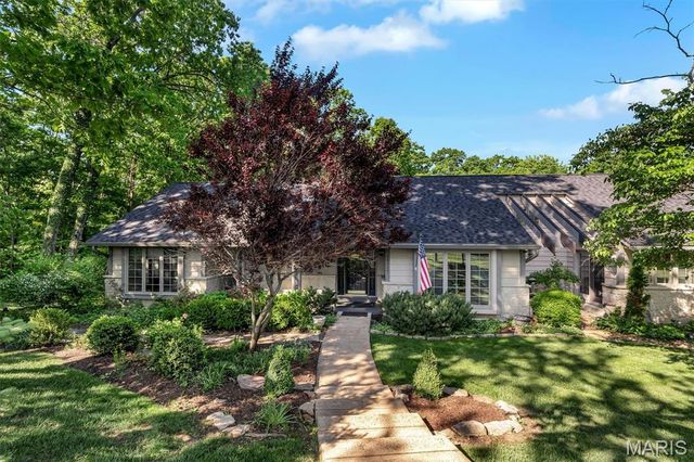 18525 Sassafras Place Drive, Wildwood, MO 63038