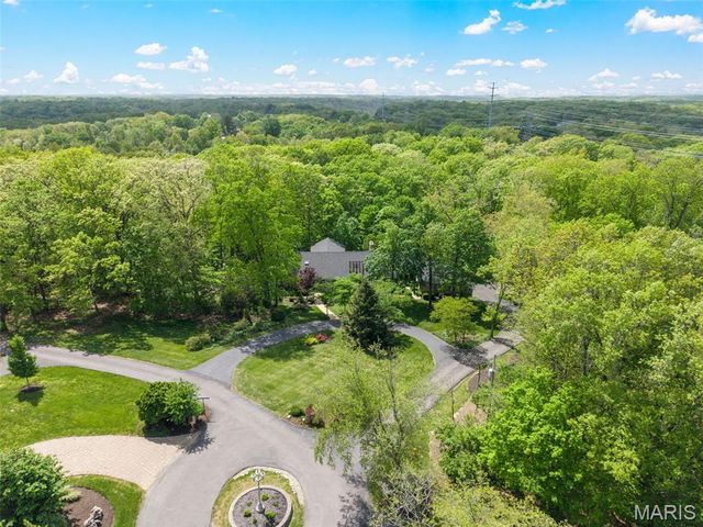 18525 Sassafras Place Drive, Wildwood, MO 63038