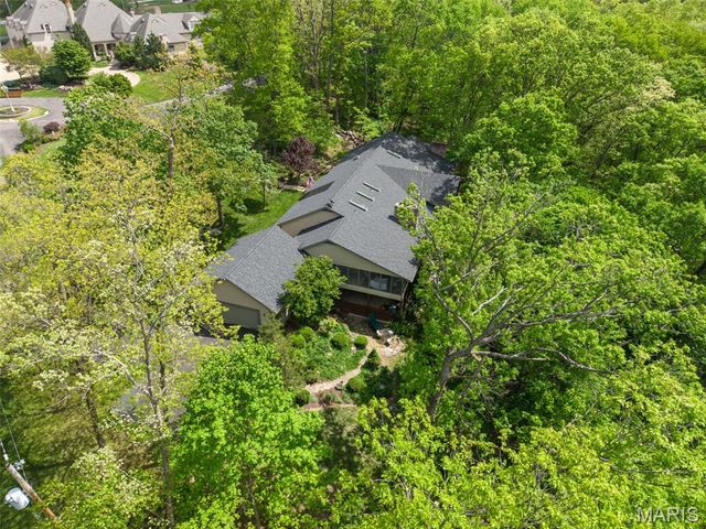 18525 Sassafras Place Drive, Wildwood, MO 63038