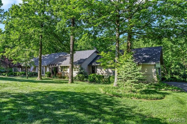 18525 Sassafras Place Drive, Wildwood, MO 63038