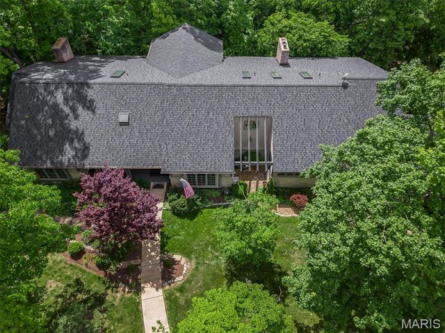 18525 Sassafras Place Drive, Wildwood, MO 63038