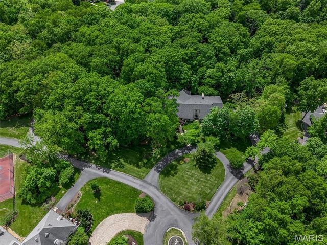 18525 Sassafras Place Drive, Wildwood, MO 63038