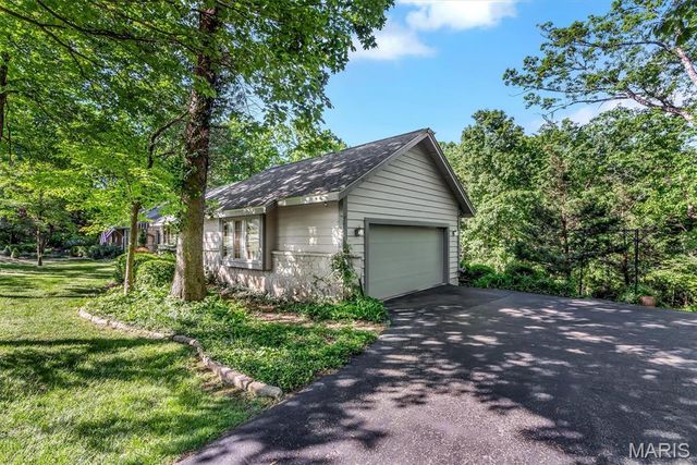 18525 Sassafras Place Drive, Wildwood, MO 63038