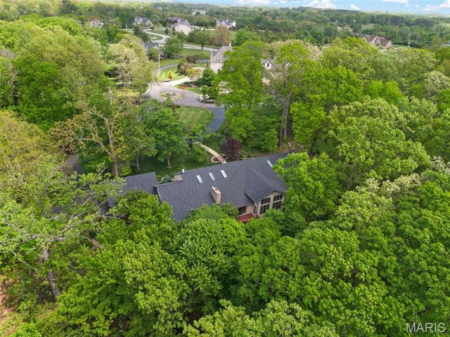 18525 Sassafras Place Drive, Wildwood, MO 63038