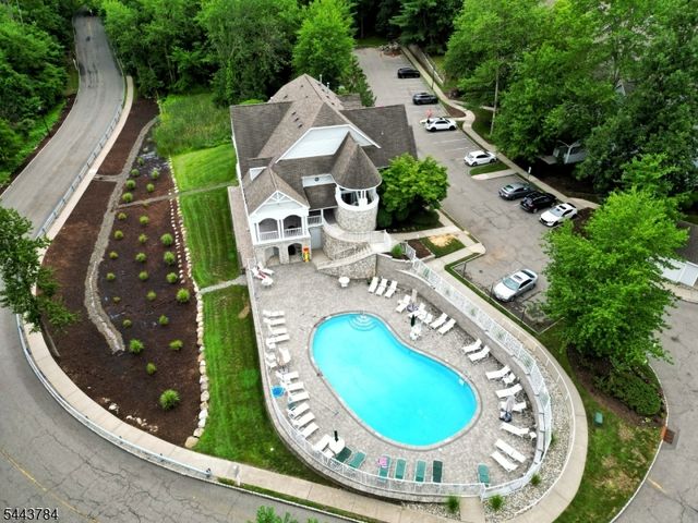 100 Chatfield Drive, Pequannock Twp., NJ 07444