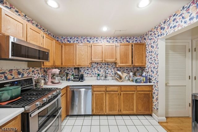 100 Chatfield Drive, Pequannock Twp., NJ 07444