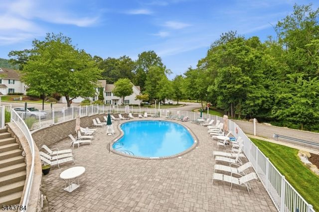 100 Chatfield Drive, Pequannock Twp., NJ 07444