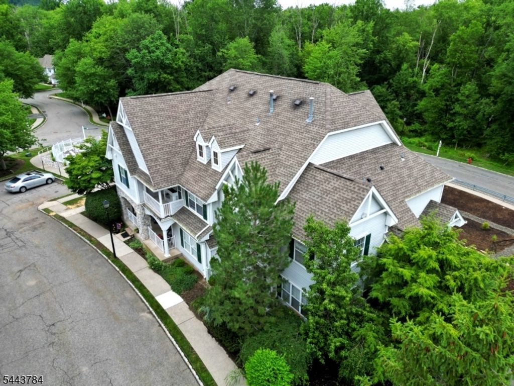 100 Chatfield Drive, Pequannock Twp., NJ 07444