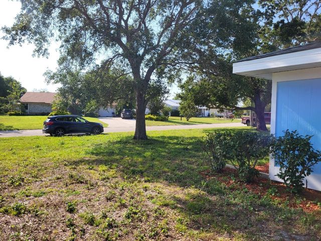 702 SW Belmont Circle, Port St. Lucie, Port St Lucie, FL 34953