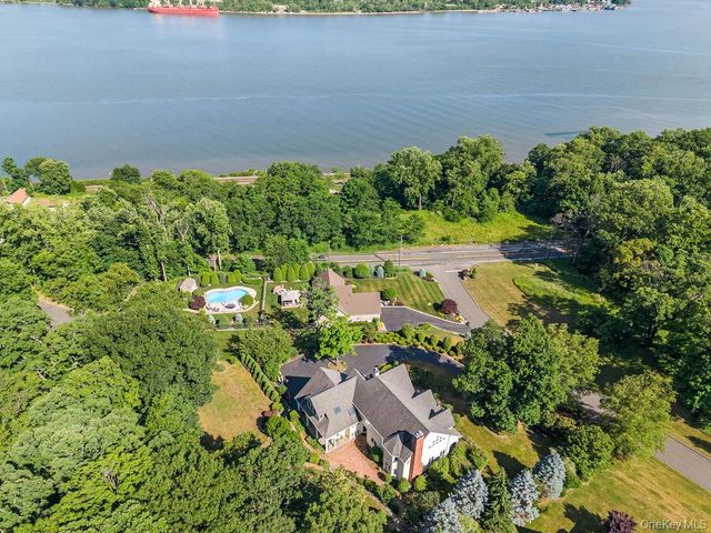 4 Katavolos Drive, Tomkins Cove, NY 10986
