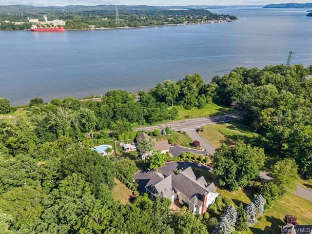 4 Katavolos Drive, Tomkins Cove, NY 10986
