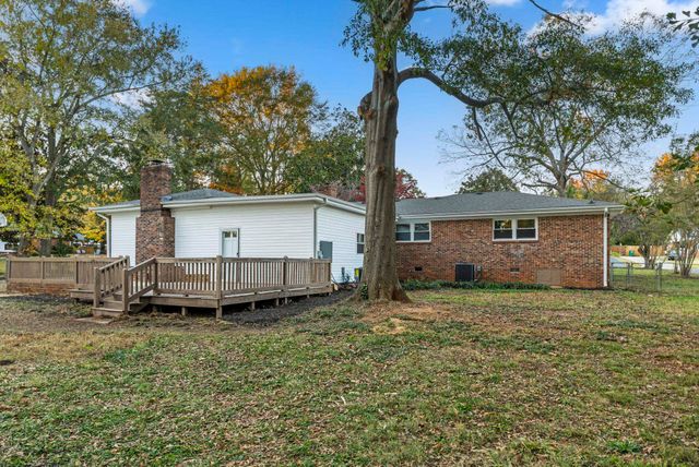 104 Sunline Place, Spartanburg, SC 29307