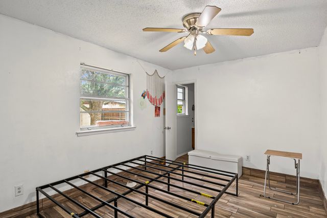 409 Nathan Street, Burleson, TX 76028