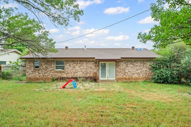 409 Nathan Street, Burleson, TX 76028