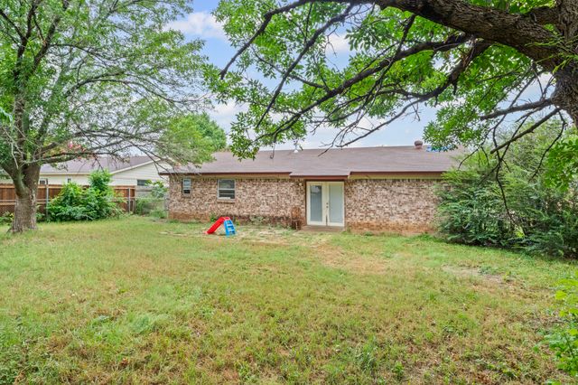 409 Nathan Street, Burleson, TX 76028
