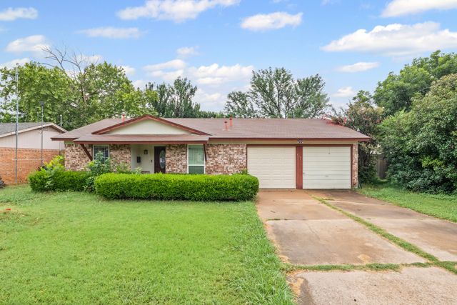 409 Nathan Street, Burleson, TX 76028