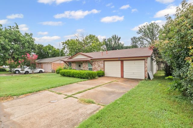 409 Nathan Street, Burleson, TX 76028
