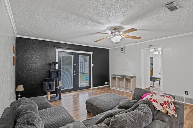 409 Nathan Street, Burleson, TX 76028
