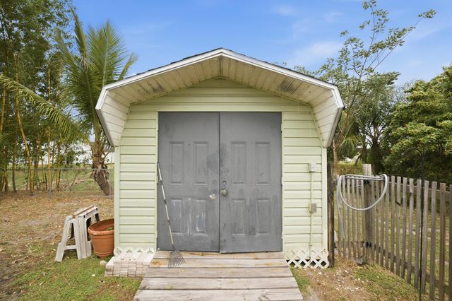 381 SW Lucero Drive, Port St Lucie, FL 34983