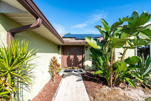 381 SW Lucero Drive, Port St Lucie, FL 34983