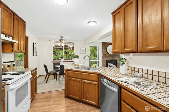 15725 88th Avenue Ct E, Puyallup, WA 98375