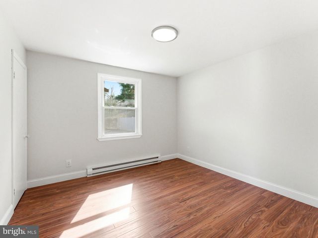 47 PINEWOOD LN, Sicklerville, NJ 08081