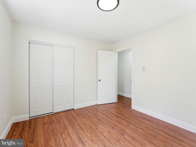 47 PINEWOOD LN, Sicklerville, NJ 08081