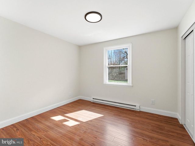 47 PINEWOOD LN, Sicklerville, NJ 08081