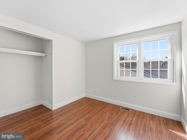 47 PINEWOOD LN, Sicklerville, NJ 08081