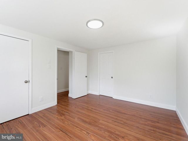 47 PINEWOOD LN, Sicklerville, NJ 08081