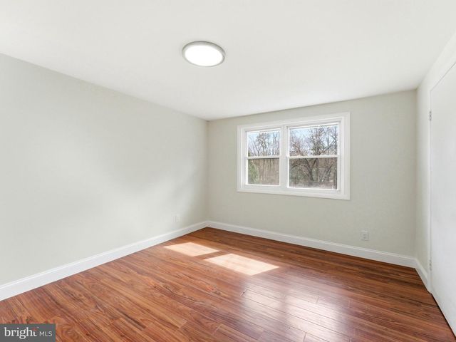 47 PINEWOOD LN, Sicklerville, NJ 08081