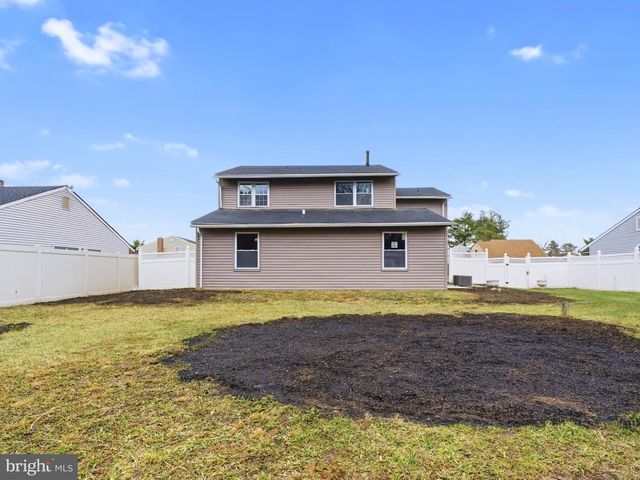 47 PINEWOOD LN, Sicklerville, NJ 08081