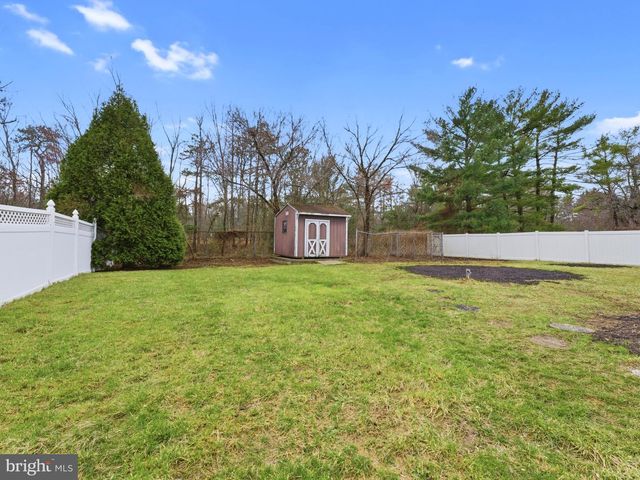 47 PINEWOOD LN, Sicklerville, NJ 08081