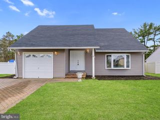 47 PINEWOOD LN, Sicklerville, NJ 08081