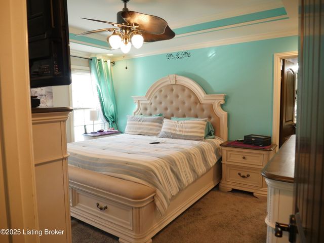 7220 Oakburn Dr, Louisville, KY 40258