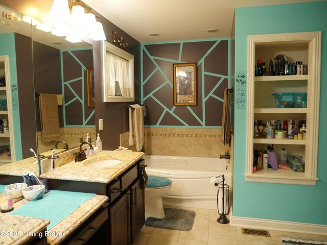 7220 Oakburn Dr, Louisville, KY 40258