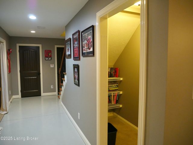 7220 Oakburn Dr, Louisville, KY 40258