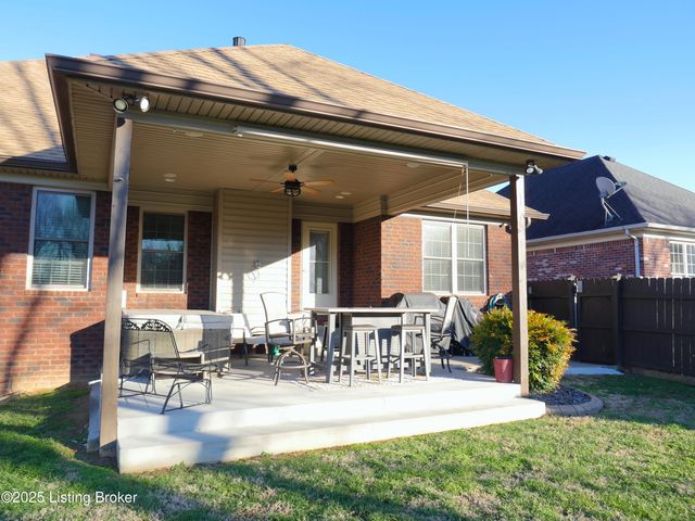 7220 Oakburn Dr, Louisville, KY 40258