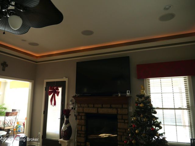 7220 Oakburn Dr, Louisville, KY 40258