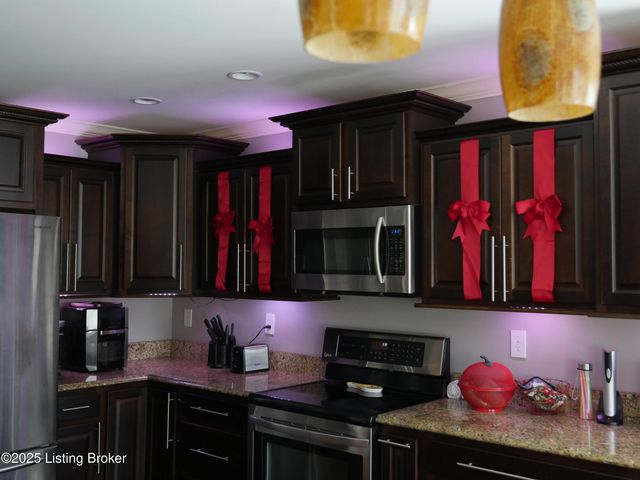 7220 Oakburn Dr, Louisville, KY 40258