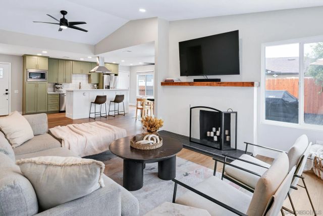 6832 Lazy Clouds, San Diego, CA 92120