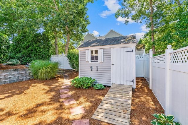 24 Bluff Ave, Mashpee, MA 02649